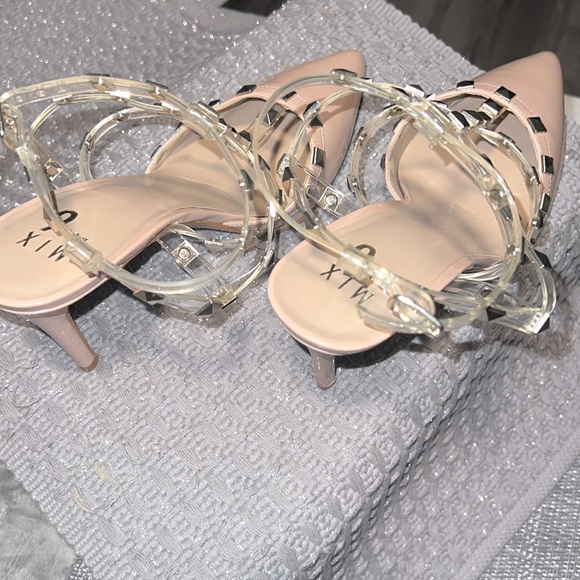 ROCK STUDDED SLINGBACKS AND MINI BUCKET BAG - Picture 4 of 9